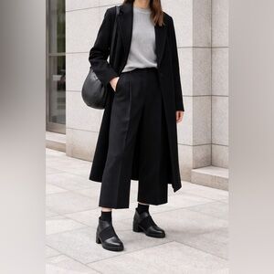 COS - Modern black leather ankle boots